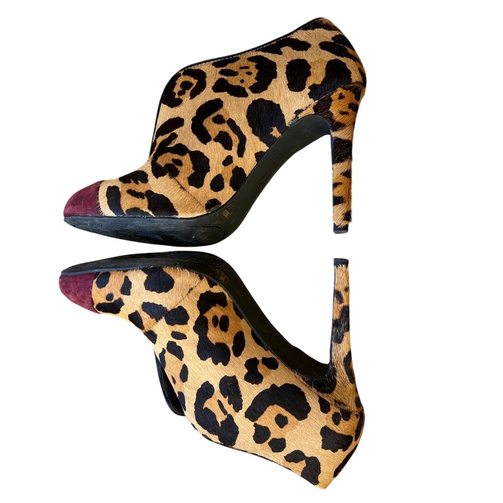 Jessica Simpson Saturn 2 Leopard Calf Hair Ankle Booties Burgundy Cap Toe 7.5M - Picture 2 of 9